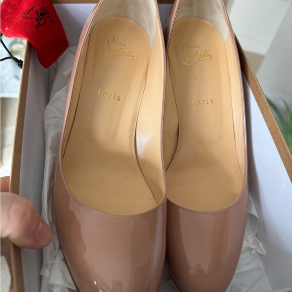 Authentic Christian Louboutin shoes only worn a couple of times - Picture 7 of 12
